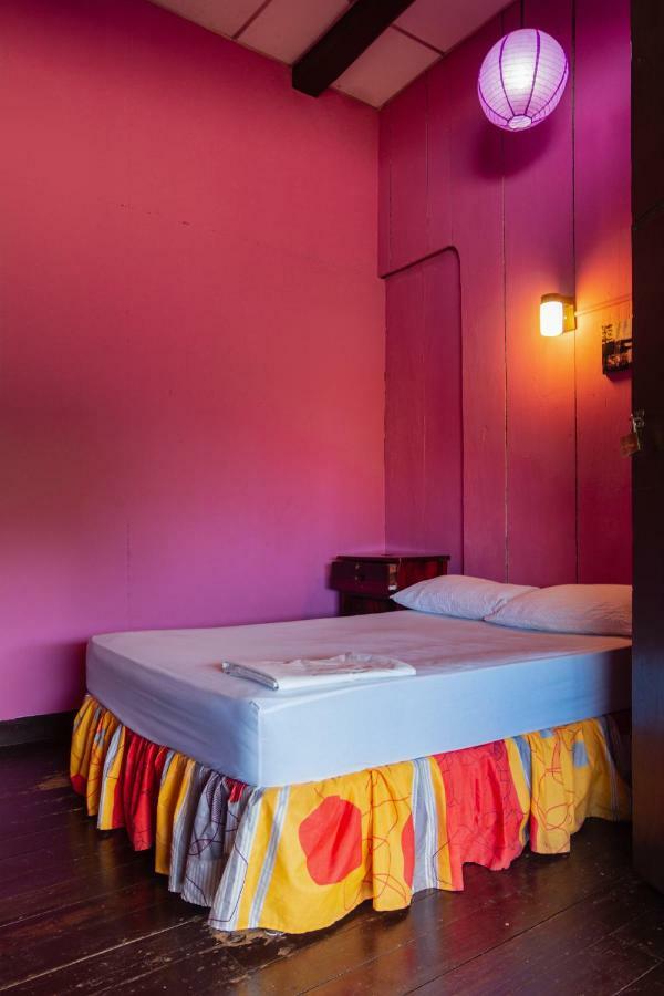 Hostal Lazybones Leon Exterior photo