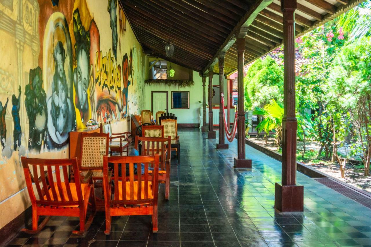 Hostal Lazybones Leon Exterior photo