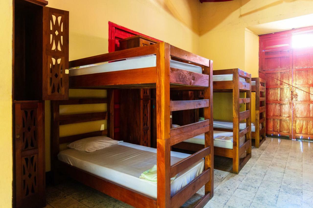 Hostal Lazybones Leon Exterior photo
