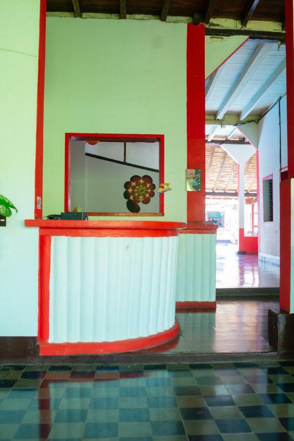 Hostal Lazybones Leon Exterior photo
