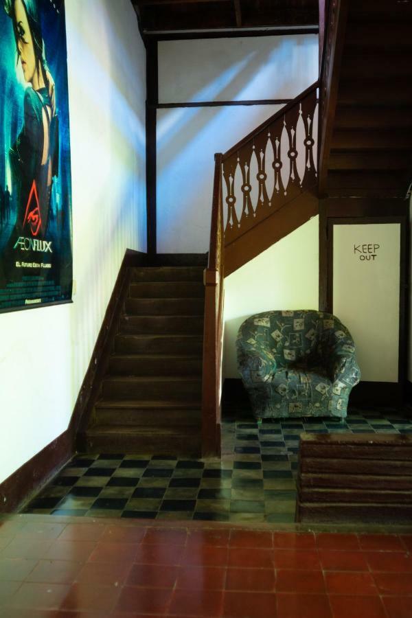 Hostal Lazybones Leon Exterior photo