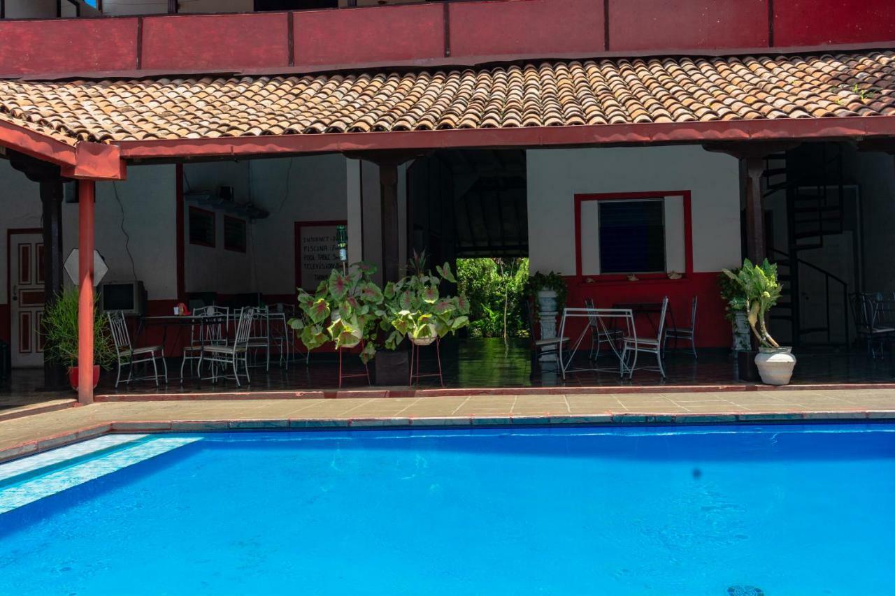 Hostal Lazybones Leon Exterior photo